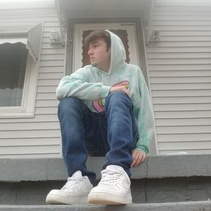 Meet your Posher, Evan